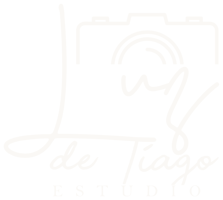 Logotipo en crema sobre salvia