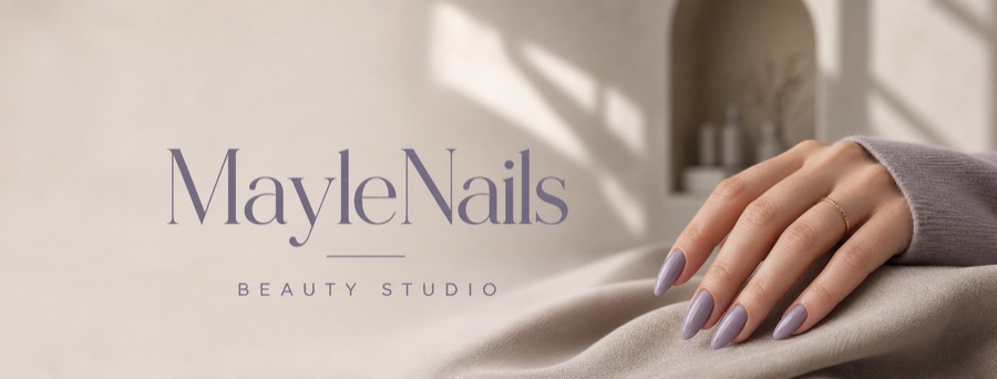 Aplicación del logotipo sobre fotografía de manos con uñas lavanda